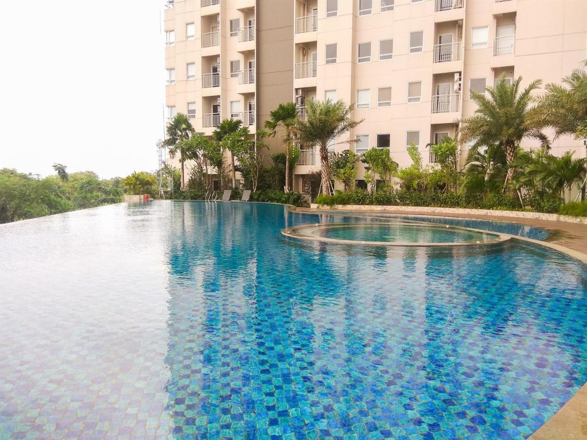 Stylish And Cozy No Kitchen Mustika Golf By Travelio Apartemen