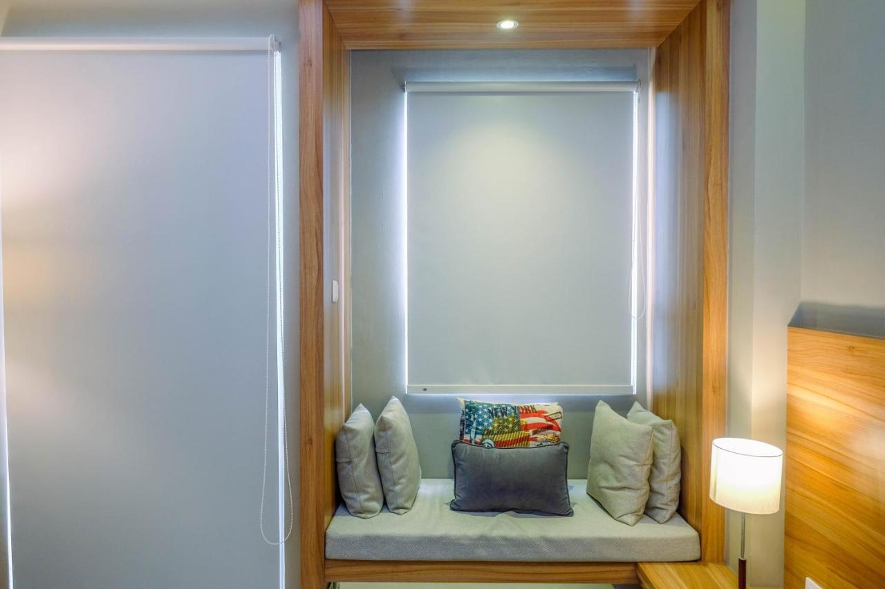 Stylish And Cozy No Kitchen Mustika Golf By Travelio Apartemen